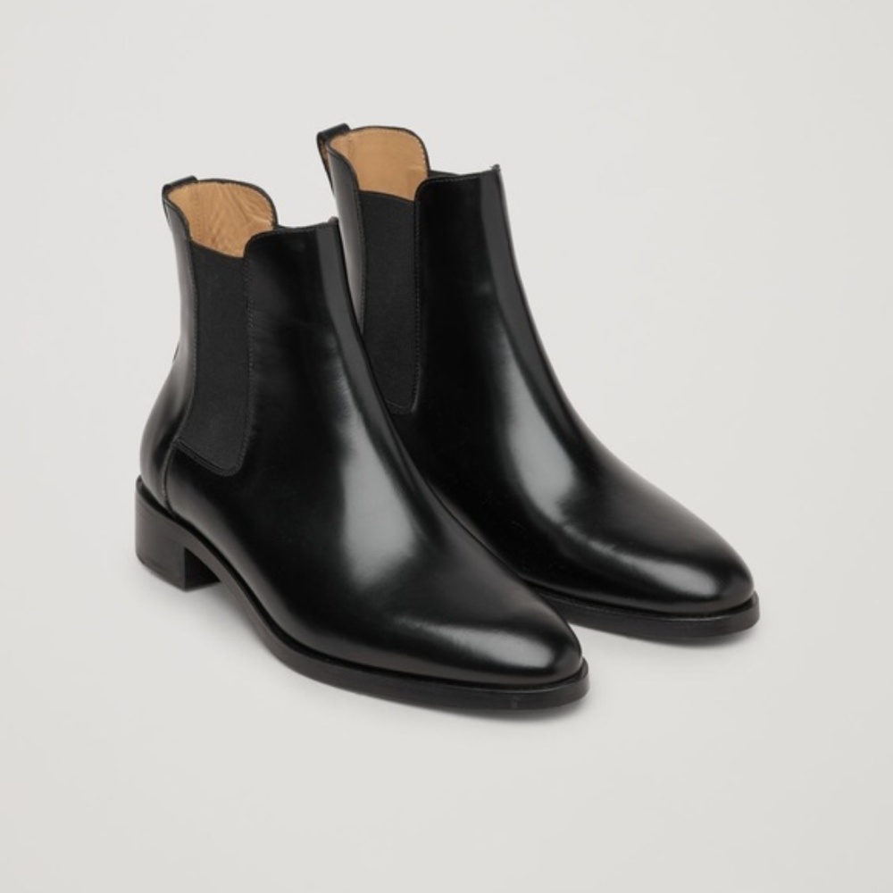 COS Black Chelsea boots, size 38/7.5